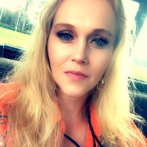 Meet your Posher, Janeane